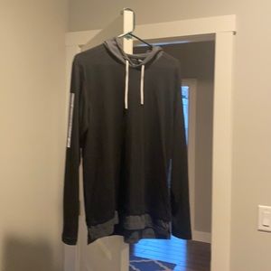 Adidas light hoodie tee medium nwot
